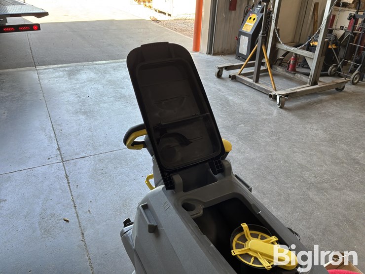 karcher-professional-floor-scrubber-image-16