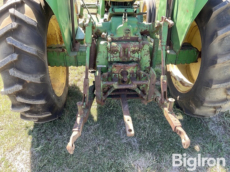 1961-john-deere-2010-image-17