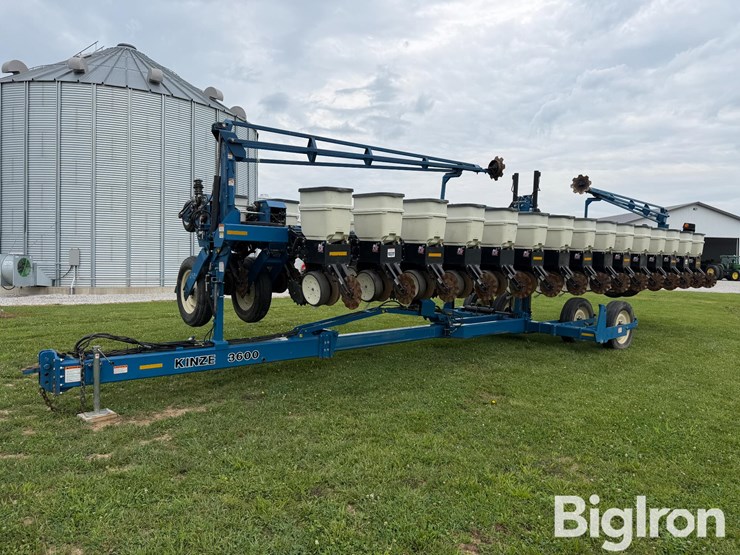2006-kinze-3600-image-1