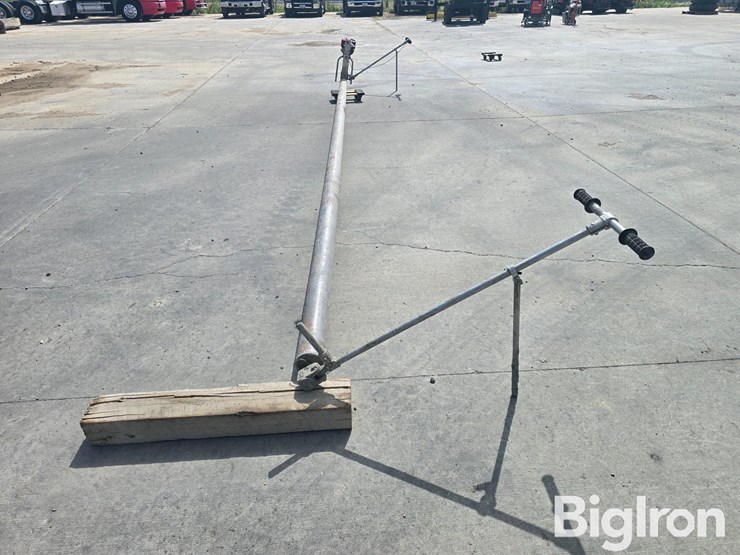 multi-vibe-wildcat-roller-screed-image-4