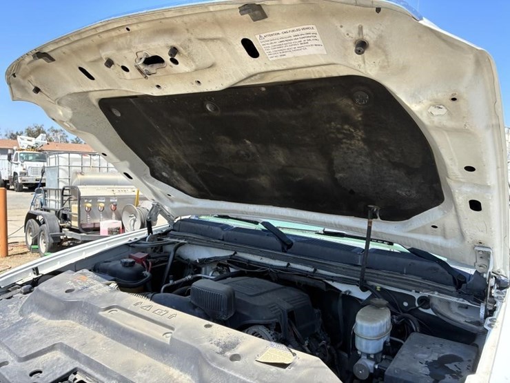 2011-chevrolet-silverado-2500-image-10