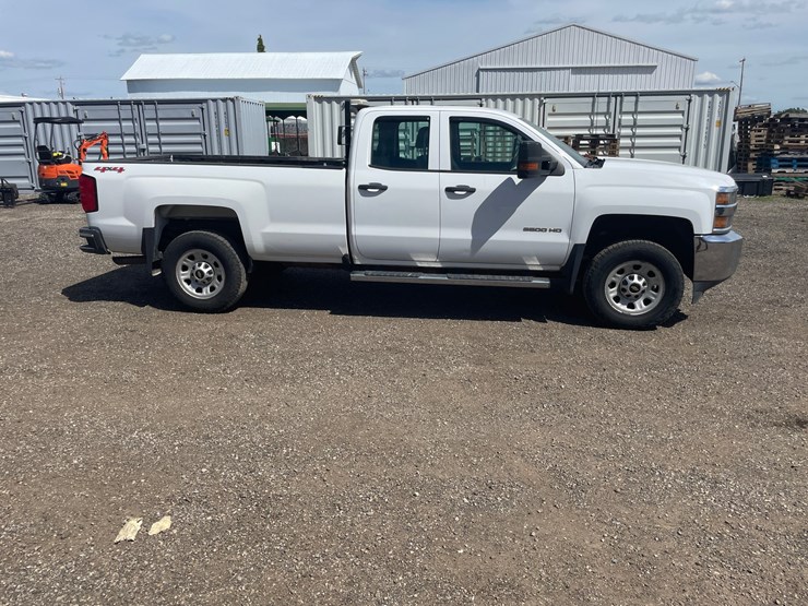 2017-chevrolet-3500hd-image-5