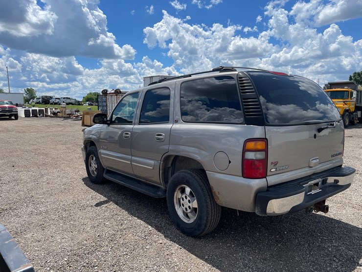 2003-chevrolet-tahoe-image-9