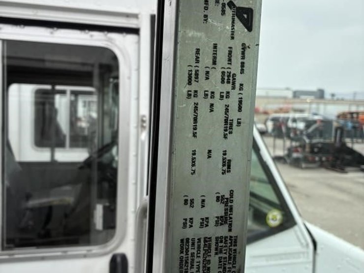 2008-workhorse-w62-image-22