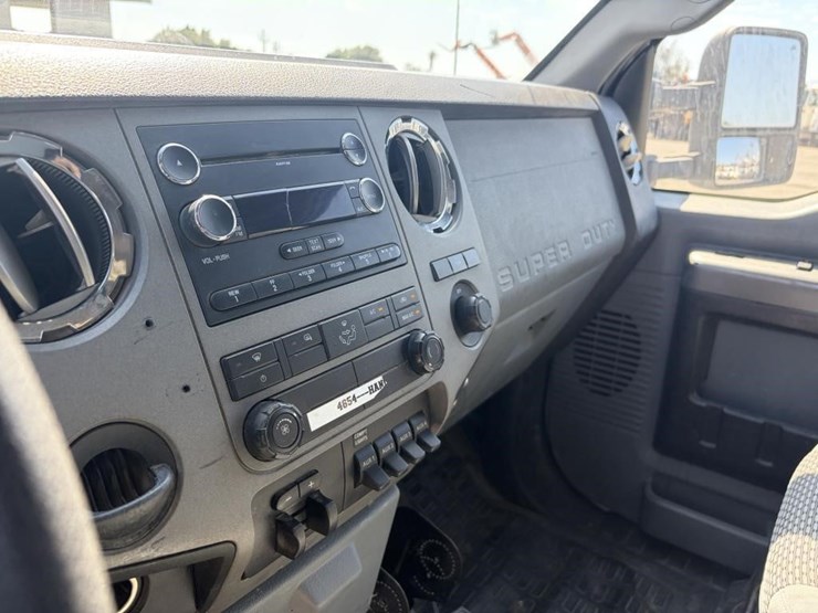 2011-ford-f550-image-18