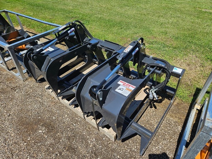 #327-•-2026-stout-72-8-skid-steer-72"-grapple-bucket-image-1