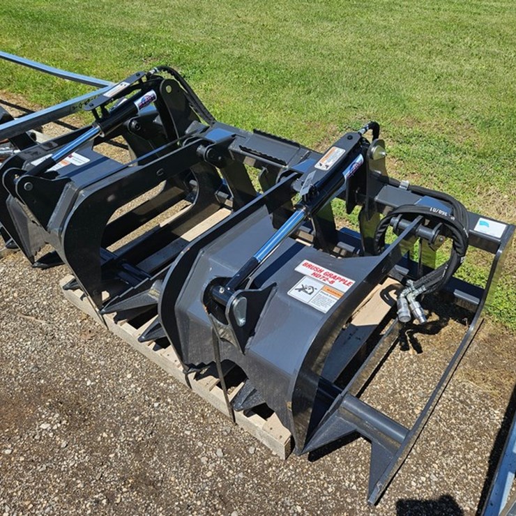 #327 • 2026 Stout 72-8 Skid Steer 72" Grapple Bucket