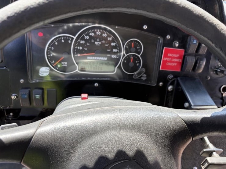 2008-workhorse-w62-image-21
