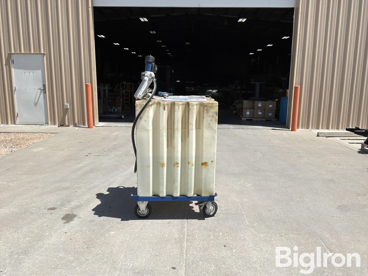 diesel-exhaust-fluid-pump-&-bulk-tank-image-4
