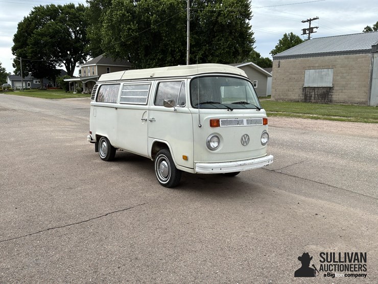 1973-volkswagen-kombi-campmobile-3-door-camper-bus-image-3