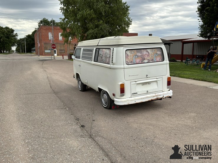 1973-volkswagen-kombi-campmobile-3-door-camper-bus-image-7