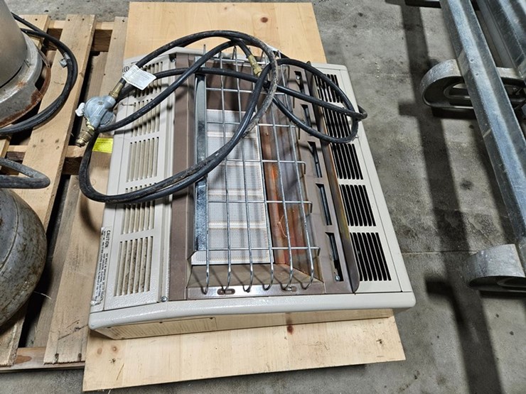 #158-•-empire-propane-wall-heater-image-3