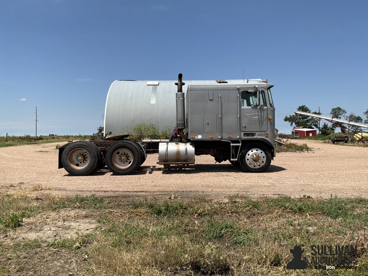 1985-kenworth-k100-image-4