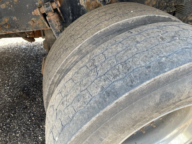 #2872-•-2006-freightliner-quad-axle-dump-truck-(title-in-delay)-image-17