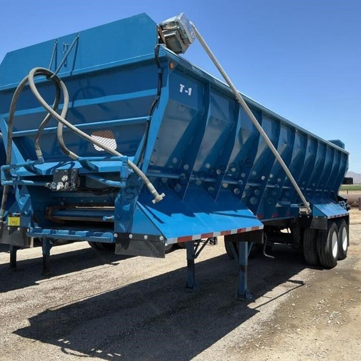 2009 Versa V-Bottom Spreader Trailer