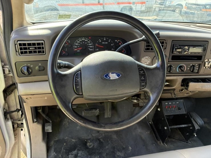 2004-ford-f350-image-16