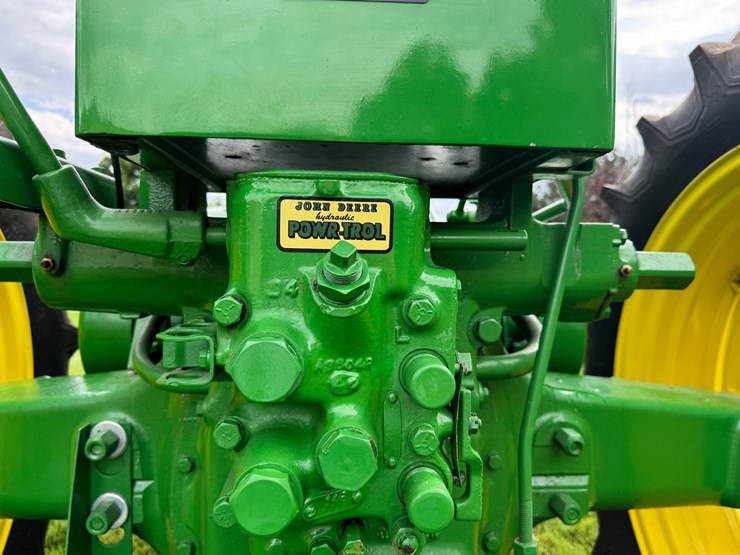 john-deere-70-image-31