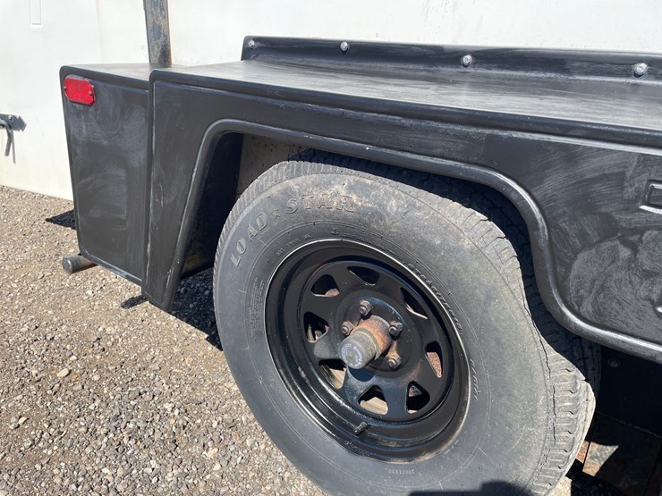 #2433-•-triggs-15'-two-place-horse-trailer,-(no-title)-image-12
