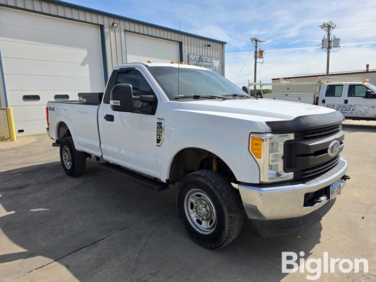 2017-ford-f250-xl-image-3