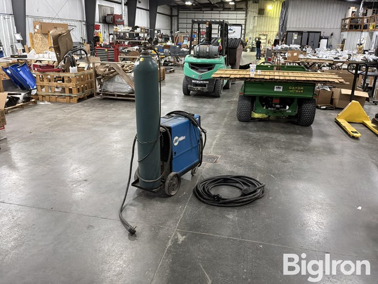 miller-millermatic-251-wire-welder-image-5