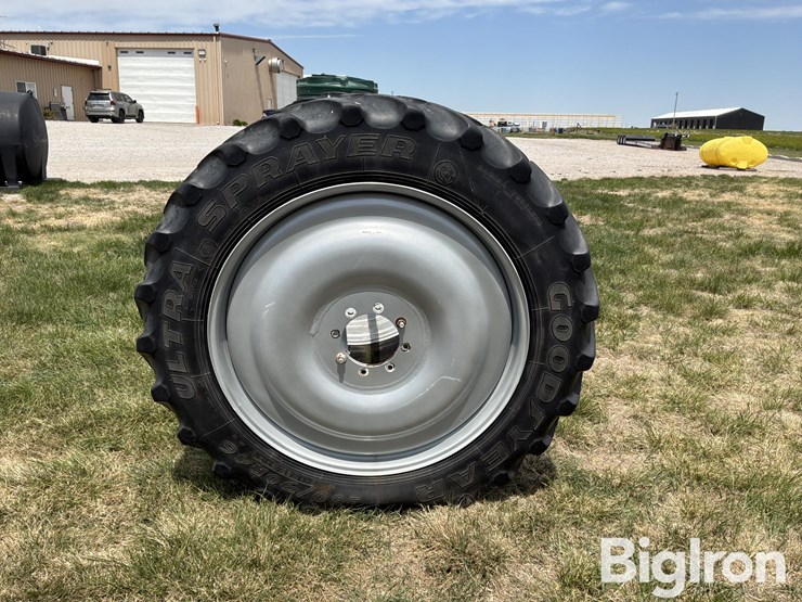 miller-sprayer-wheels-&-380/90r46-tires-image-9