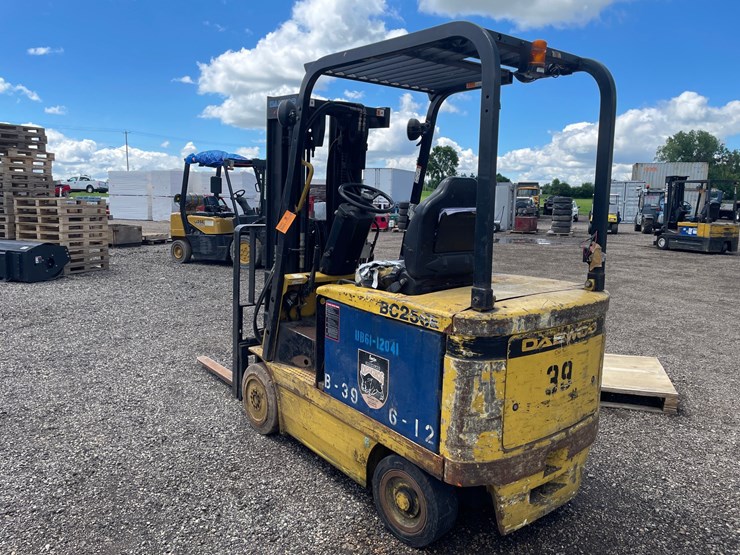 #2949-•-daewoo-electric-forklift-image-7