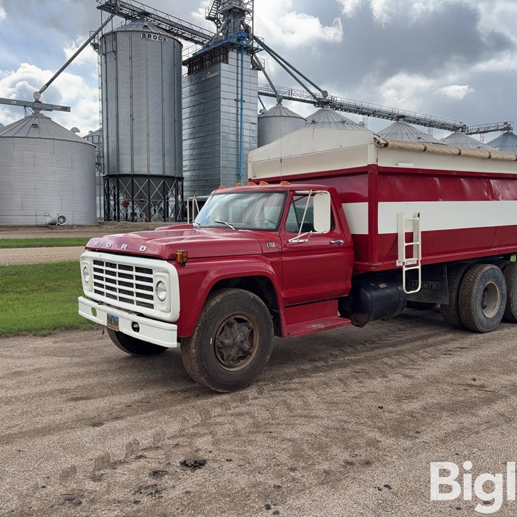 1974 FORD F750