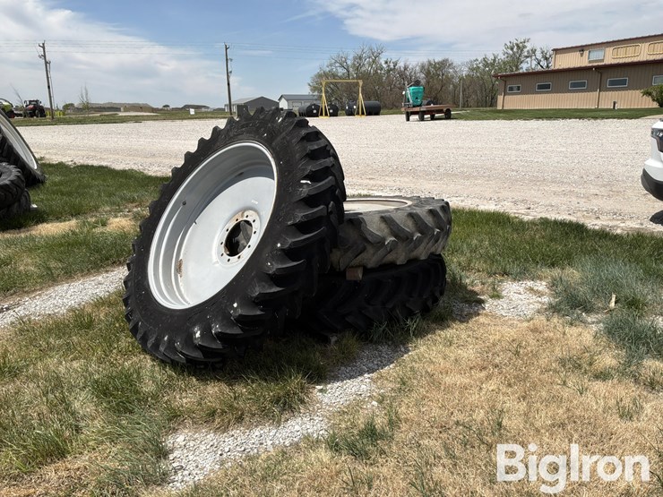 miller-sprayer-wheels-&-380/90r46-tires-image-1