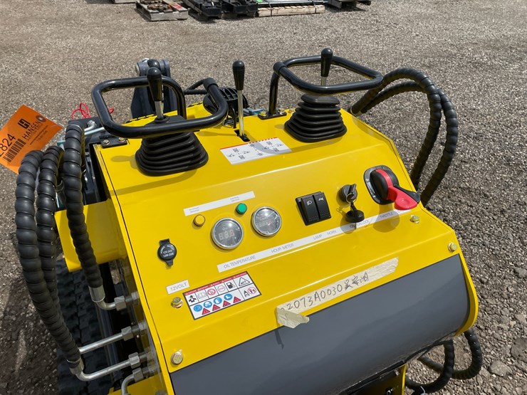 #2824-•-2026-landhero-mini-skid-steer-loader-image-15