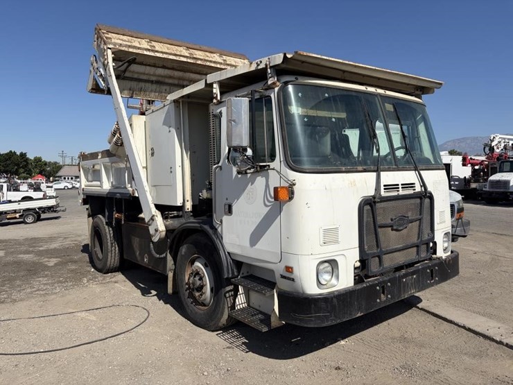 2011-autocar-xpeditor-image-2