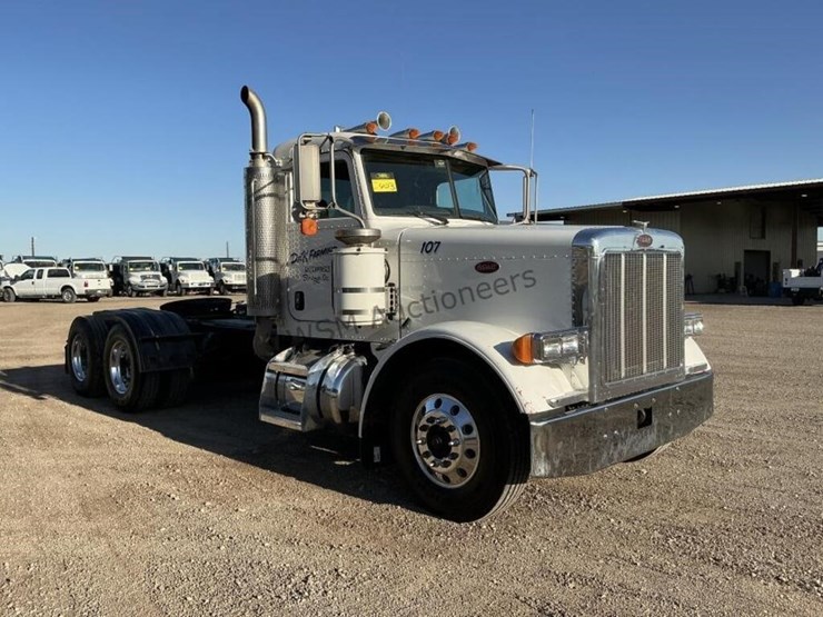 2005-peterbilt-379-image-3
