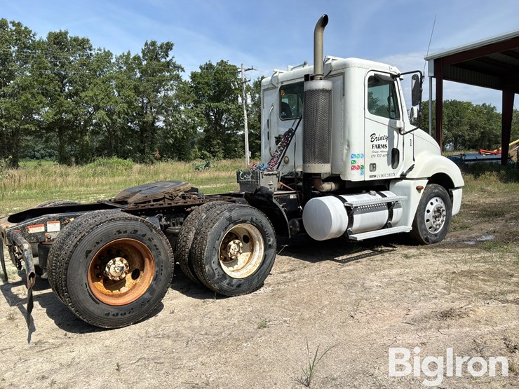 2005-freightliner-columbia-120-image-5