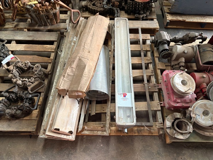 (5-pallets)-of-assorted-flood-lights,-electrical-components,-wiring,-etc.-image-2