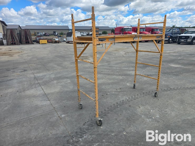 rolling-scaffold-image-3