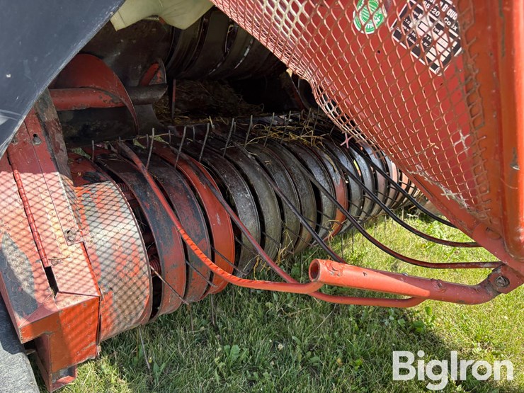 hesston-4700-image-19