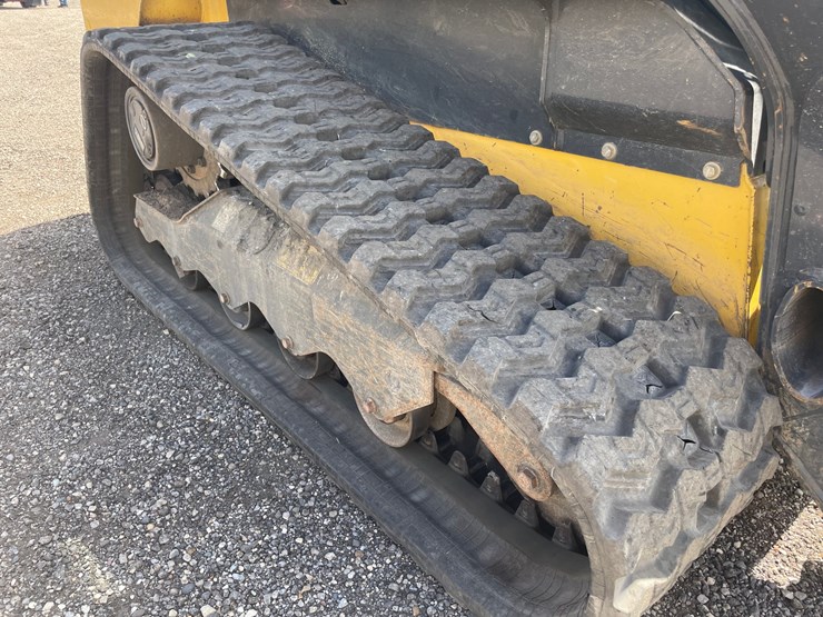 2018-new-holland-c232-image-11