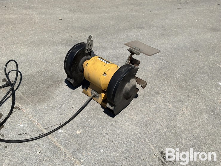 2011-dewalt-8”-bench-grinder-image-5