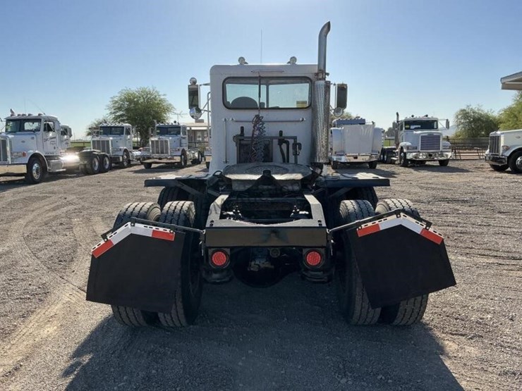 1999-peterbilt-357-image-5