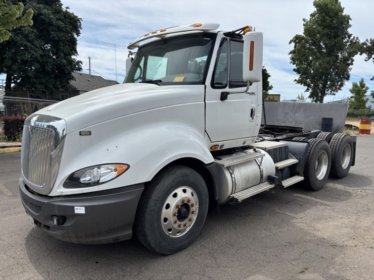 2009-international-prostar-image-1