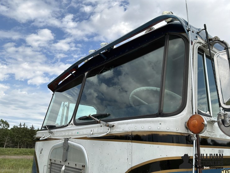 1974-kenworth-k100-image-12
