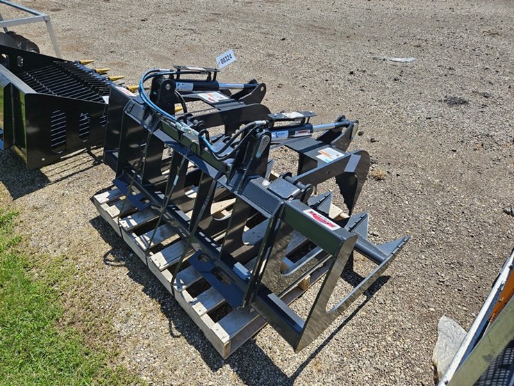 #324-•-2026-stout-66-9-skid-steer-66"-grapple-bucket-image-5