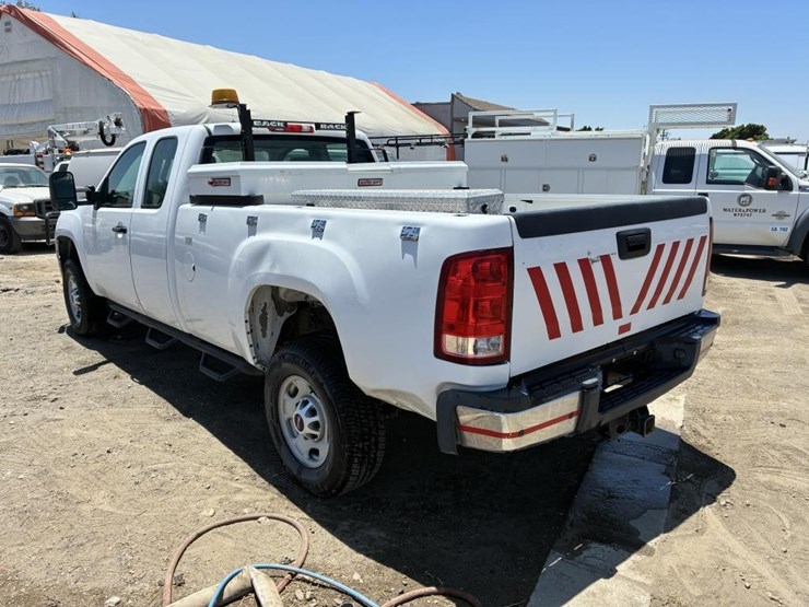 2012-gmc-sierra-2500-image-4