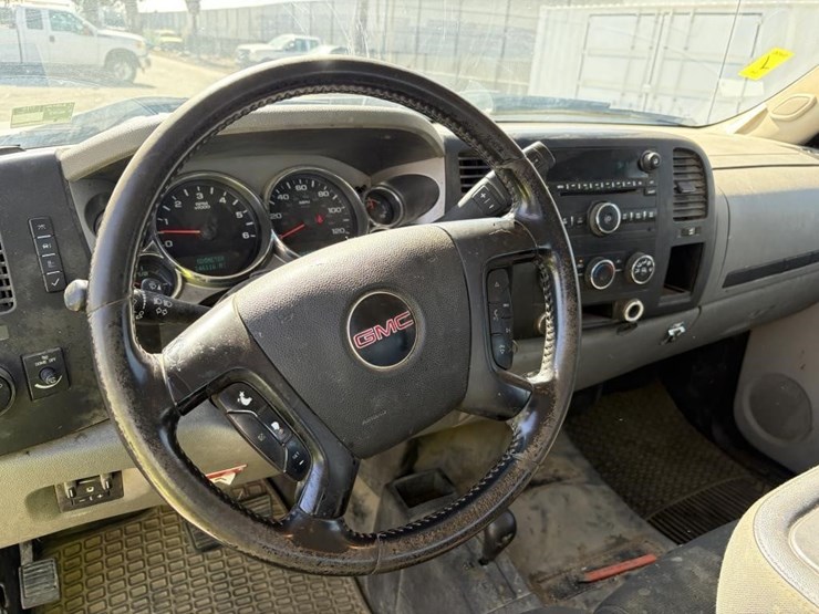 2012-gmc-sierra-2500-image-14