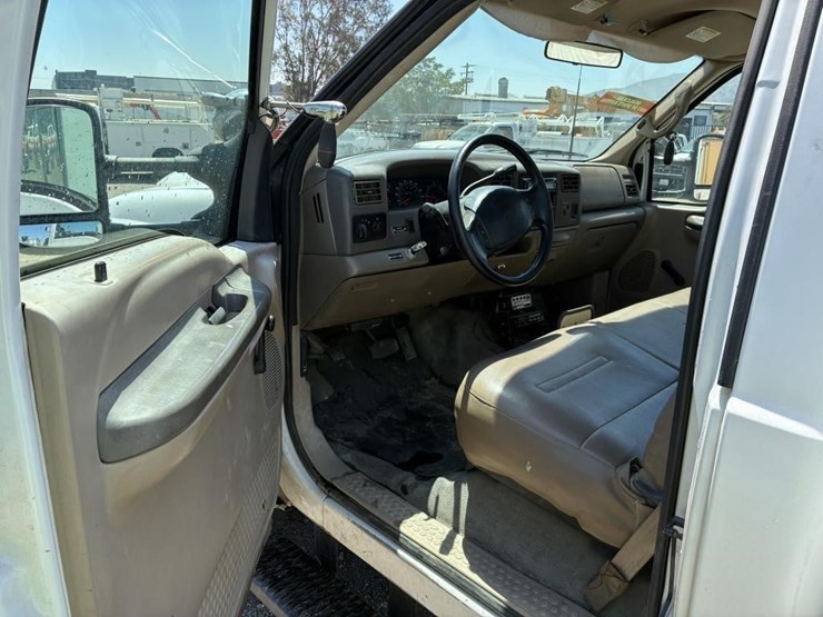 2001-ford-f450-image-14