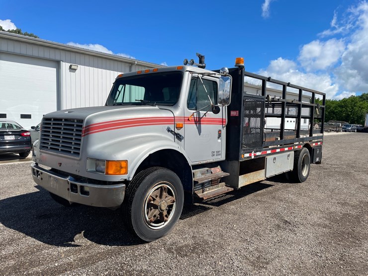 1990-international-durastar-4400-image-1