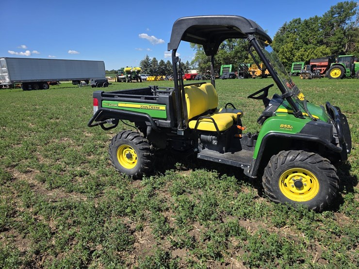 john-deere-gator-image-21