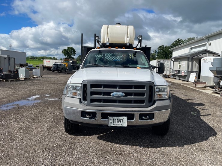 2005-ford-f550-xl-image-2