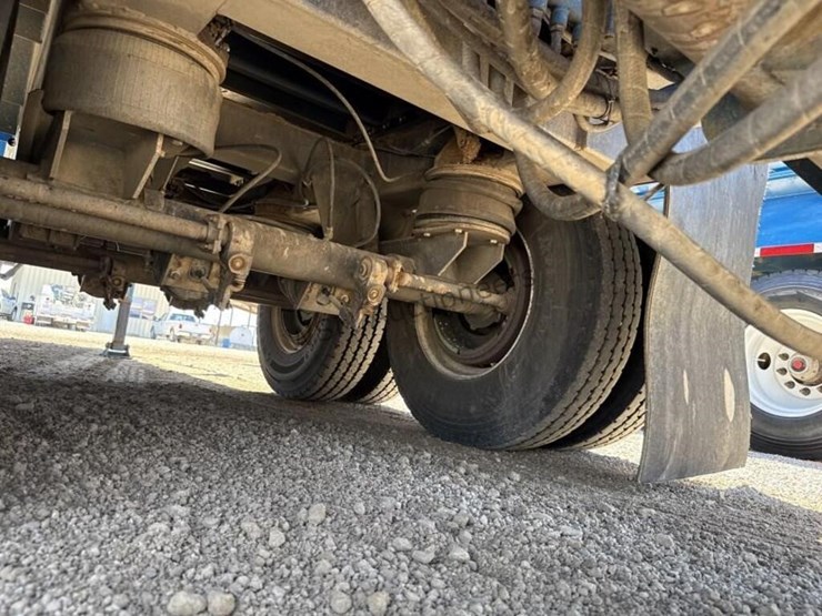 2020-versa-v-bottom-spreader-trailer-image-20