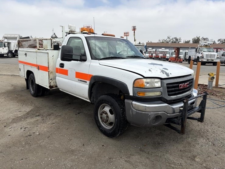 2007-gmc-3500hd-image-2