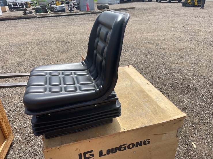 #2778-•-cnh-equipment-seat-image-2